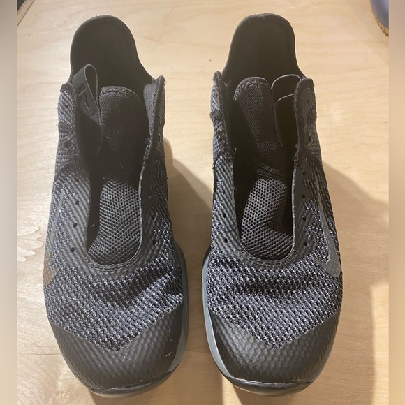 NIKE Sneakers size 9.5 (Needs Shoe Strings) (KU) - Picture 3 of 16